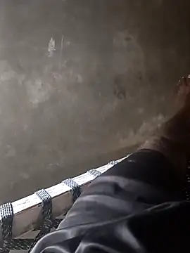 pus ylover online show from October 18, 2025, 7:09 am