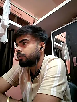 soniriyaa010101 online show from April 13, 2026, 8:03 pm