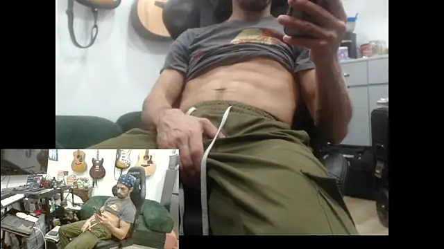 Snapshot of Stringin69 chatting on February 12, 2026, 7:47 am Stringin69 online show from February 12, 2026, 7:47 am