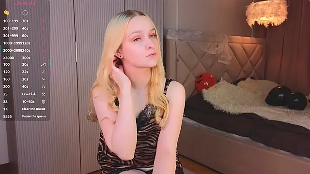 KrishnaSimmons online show from October 31, 2025, 8:10 pm