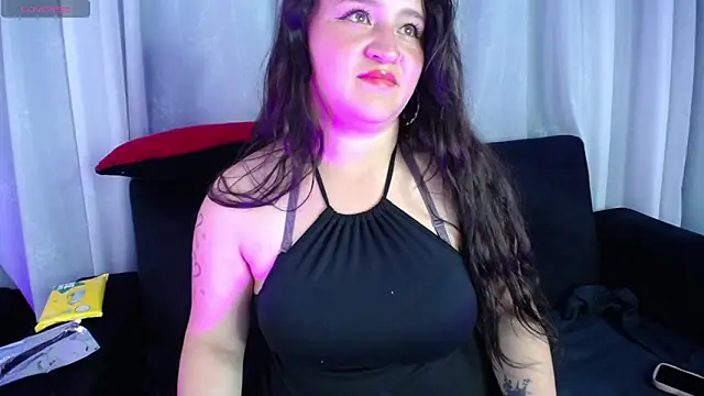 Snapshot of alahia_sw chatting on September 28, 2025, 12:05 am alahia sw online show from September 28, 2025, 12:05 am