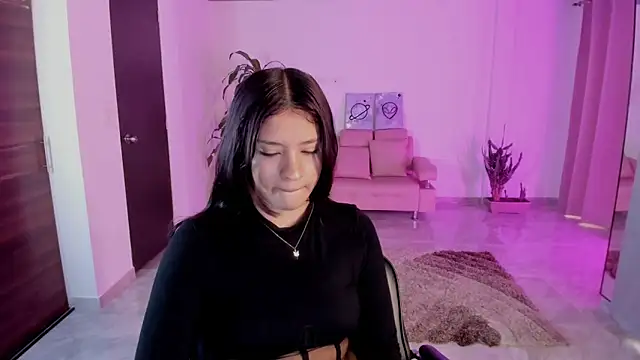 Candy fox 19 online show from December 19, 2025, 12:45 pm