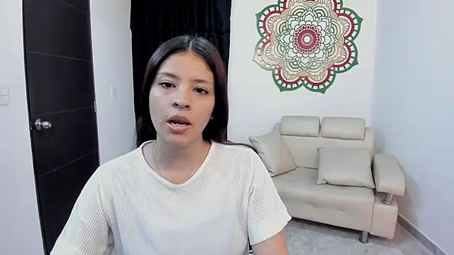 Snapshot of Candy_fox_19 chatting on February 13, 2026, 4:03 pm Candy fox 19 online show from February 13, 2026, 4:03 pm