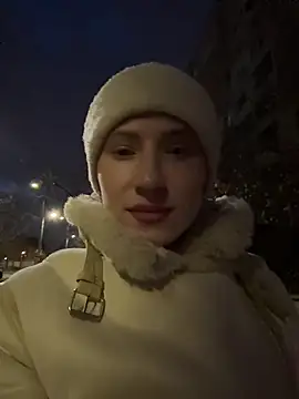 dark summer online show from November 24, 2025, 3:01 pm