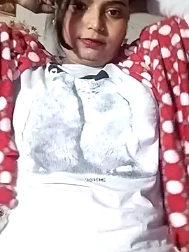 Hot-Pooja25 online show from February 8, 2026, 12:58 am