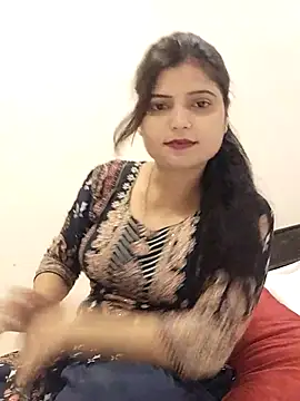 Hot-Pooja25 online show from March 28, 2026, 10:04 am