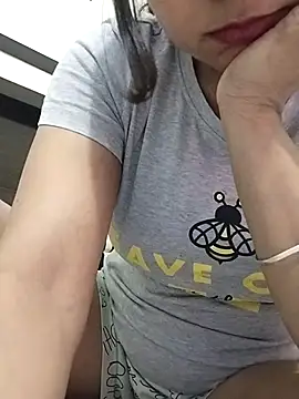 Hot-Pooja25 online show from April 9, 2026, 4:56 am