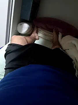 Enriquee147 online show from October 27, 2025, 1:37 pm