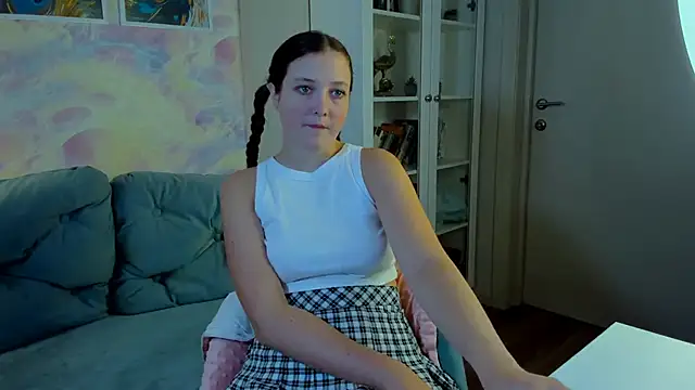 Angel Lilly online show from September 24, 2025, 8:17 am