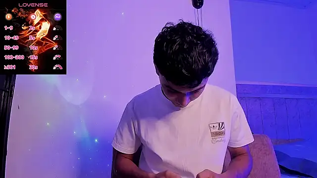 Snapshot of Austin_Cardieff_ chatting on September 15, 2025, 3:39 am Austin Cardieff online show from September 15, 2025, 3:39 am