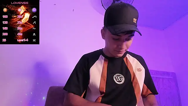 Snapshot of Austin_Cardieff_ chatting on September 29, 2025, 8:02 pm Austin Cardieff online show from September 29, 2025, 8:02 pm