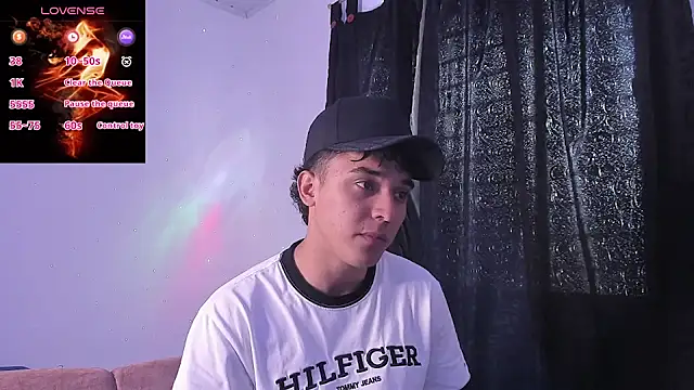 Snapshot of Austin_Cardieff_ chatting on October 10, 2025, 8:08 pm Austin Cardieff online show from October 10, 2025, 8:08 pm