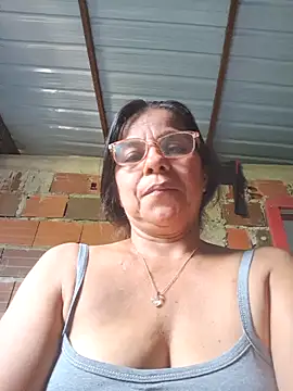 Lucerito-Hot online show from December 16, 2025, 1:16 pm