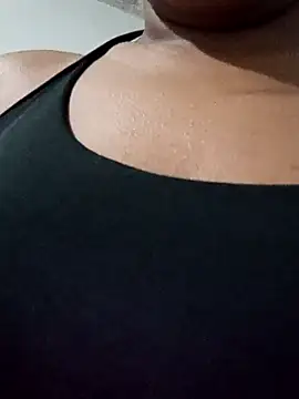 Snapshot of Fernanda005 chatting on September 18, 2025, 3:52 am Fernanda005 online show from September 18, 2025, 3:52 am