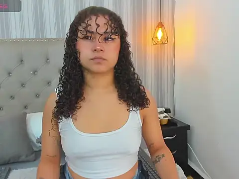 Sofiapassionne online show from February 18, 2026, 1:40 pm