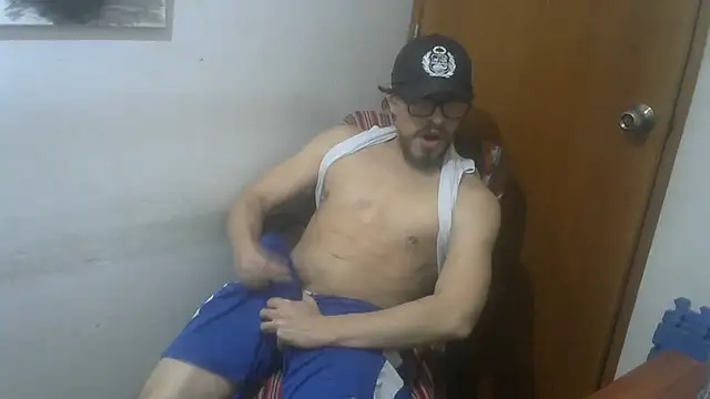 Snapshot of GuivernoStud chatting on September 10, 2025, 1:00 pm GuivernoStud online show from September 10, 2025, 1:00 pm