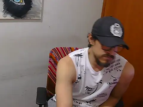 Snapshot of GuivernoStud chatting on September 15, 2025, 4:23 am GuivernoStud online show from September 15, 2025, 4:23 am