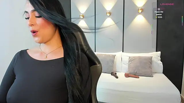 Snapshot of ashly_moonn chatting on June 25, 2026, 12:31 pm ashly moonn online show from June 25, 2026, 12:31 pm
