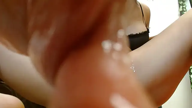 Nataly Burning online show from December 16, 2025, 4:01 pm