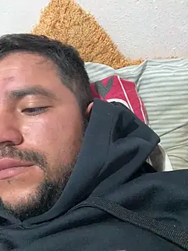 Snapshot of aalvaro98 chatting on February 4, 2026, 8:36 pm aalvaro98 online show from February 4, 2026, 8:36 pm