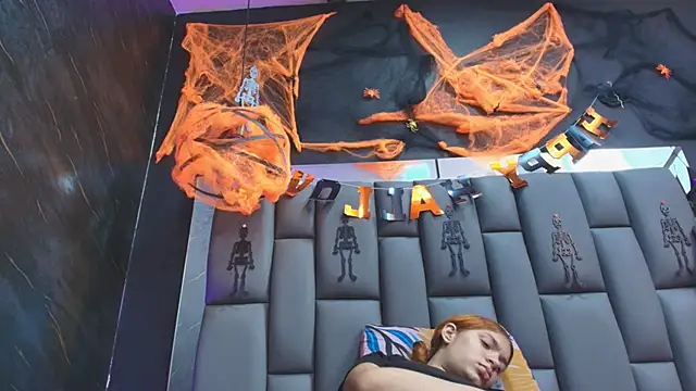 kissme luna online show from October 30, 2025, 7:14 pm