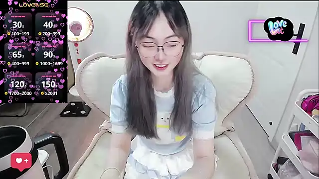 Snapshot of baby-yaya20 chatting on February 15, 2026, 1:09 pm baby-yaya20 online show from February 15, 2026, 1:09 pm