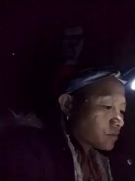 Samdim23 online show from November 3, 2025, 2:40 pm