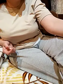 whiteprincesse online show from September 10, 2025, 5:24 pm