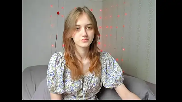 dreamy pollyyy online show from April 19, 2026, 8:11 pm