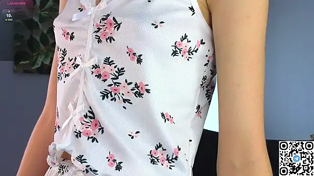 Succubelle online show from October 19, 2025, 6:03 am