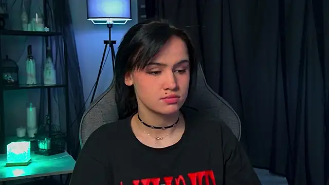 MonicaFarmer online show from April 10, 2026, 12:05 am