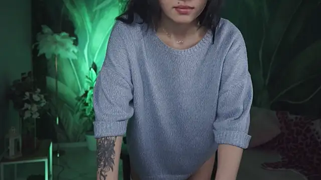 MonicaFarmer online show from April 22, 2026, 11:39 pm