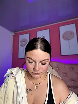 Snapshot of Megaan__More chatting on January 17, 2026, 1:43 am Megaan More online show from January 17, 2026, 1:43 am