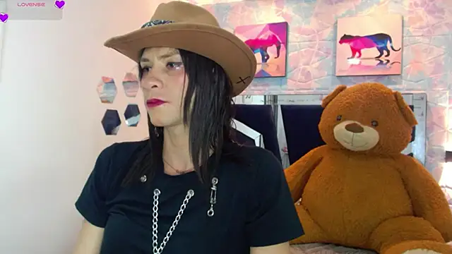 Charlotte Landry   online show from February 2, 2026, 7:45 pm