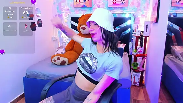 Charlotte Landry   online show from February 28, 2026, 4:52 pm