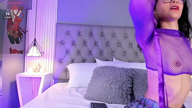 LunaBloomn online show from January 15, 2026, 5:16 pm