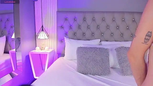 LunaBloomn online show from February 18, 2026, 4:58 pm