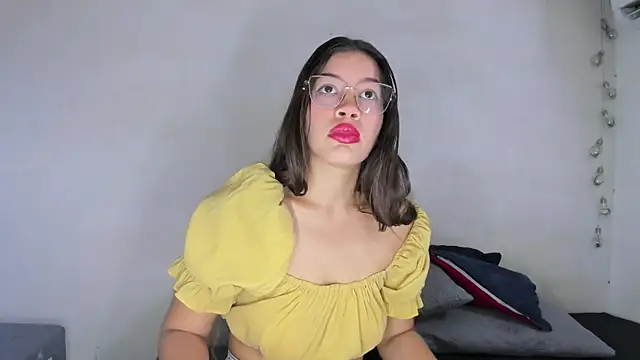 Snapshot of incogniitolove_ chatting on April 4, 2026, 6:05 pm incogniitolove online show from April 4, 2026, 6:05 pm