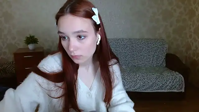 aFoxie online show from September 21, 2025, 3:46 pm
