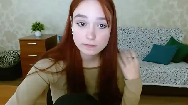 aFoxie online show from September 27, 2025, 7:41 pm