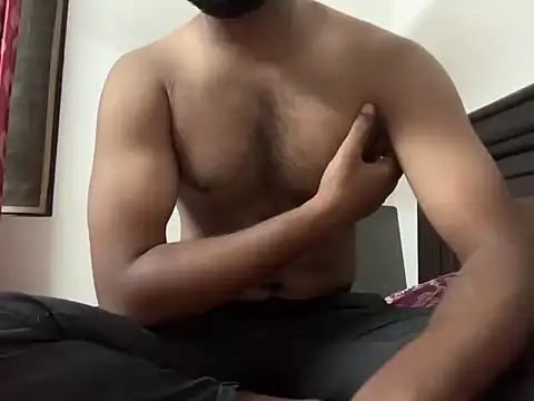 bossyjuicy online show from November 25, 2025, 7:58 pm