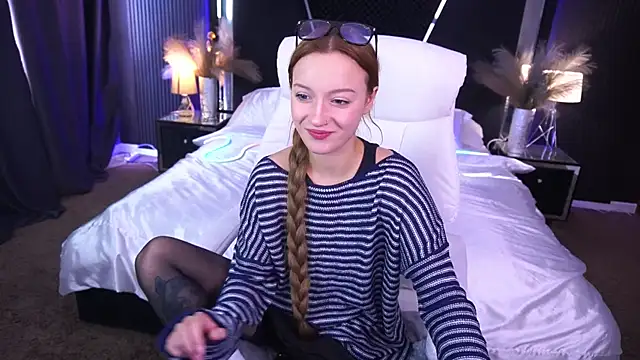 FoxyMayy online show from October 18, 2025, 1:12 pm