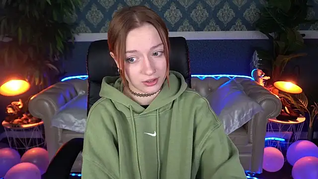 FoxyMayy online show from March 5, 2026, 2:02 pm