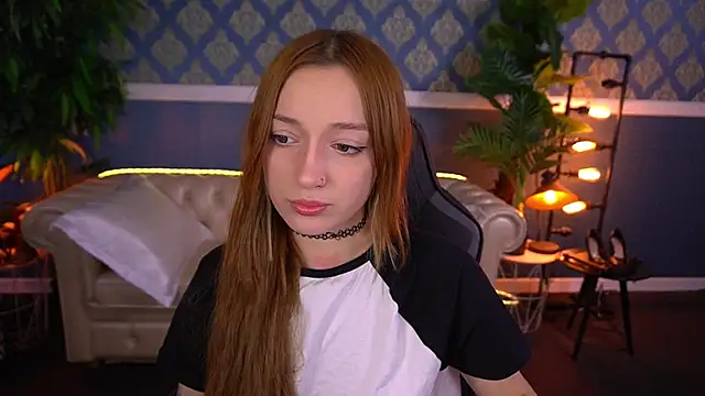 FoxyMayy online show from May 21, 2026, 1:07 pm