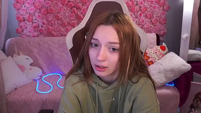 FoxyMayy online show from May 26, 2026, 6:31 am