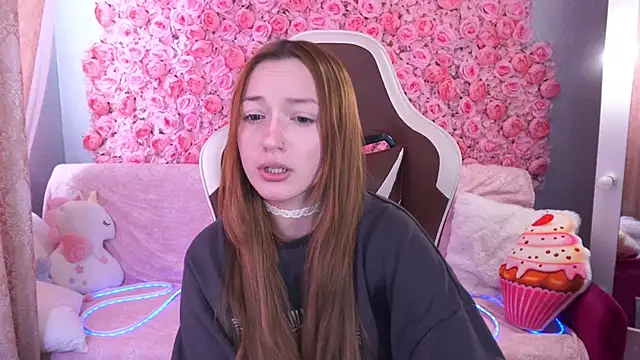 FoxyMayy online show from May 28, 2026, 1:41 pm