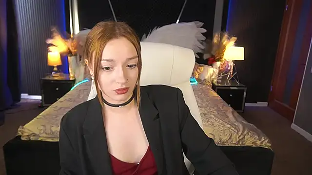 Snapshot of FoxyMayy chatting on July 4, 2026, 12:55 pm FoxyMayy online show from July 4, 2026, 12:55 pm