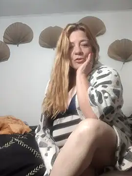 Snapshot of Casandra_Cruz chatting on September 28, 2025, 1:00 am Casandra Cruz online show from September 28, 2025, 1:00 am