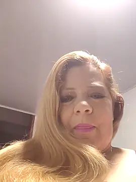 Snapshot of Casandra_Cruz chatting on October 11, 2025, 12:32 am Casandra Cruz online show from October 11, 2025, 12:32 am