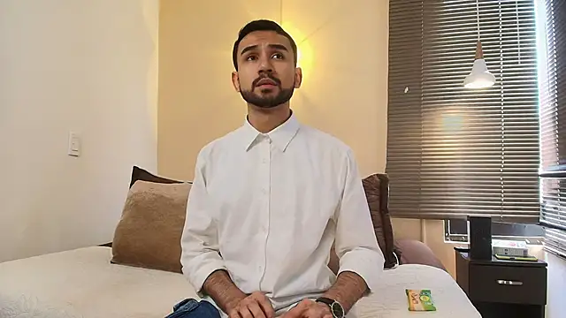 Axel Moon S online show from September 15, 2025, 6:41 pm